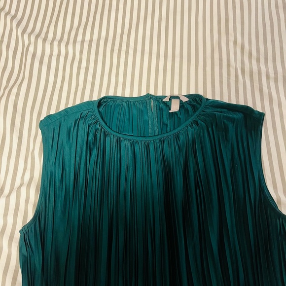 EUC H&M Pleated Dress - Picture 4 of 6